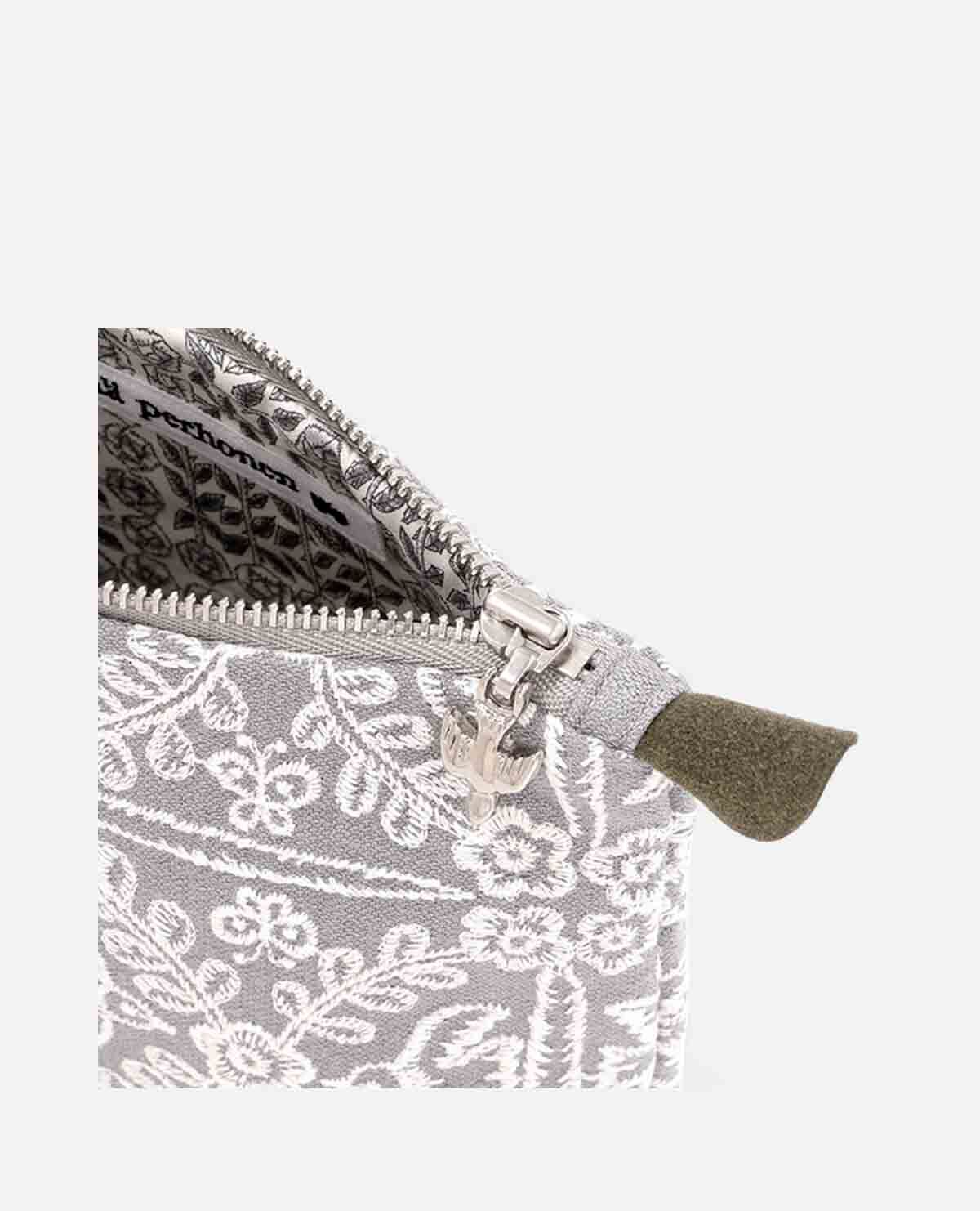 ミナ ポーチ felice Korva pouch グレー|ミナ ミナ ポーチ felice Korva pouch グレー|ミナ