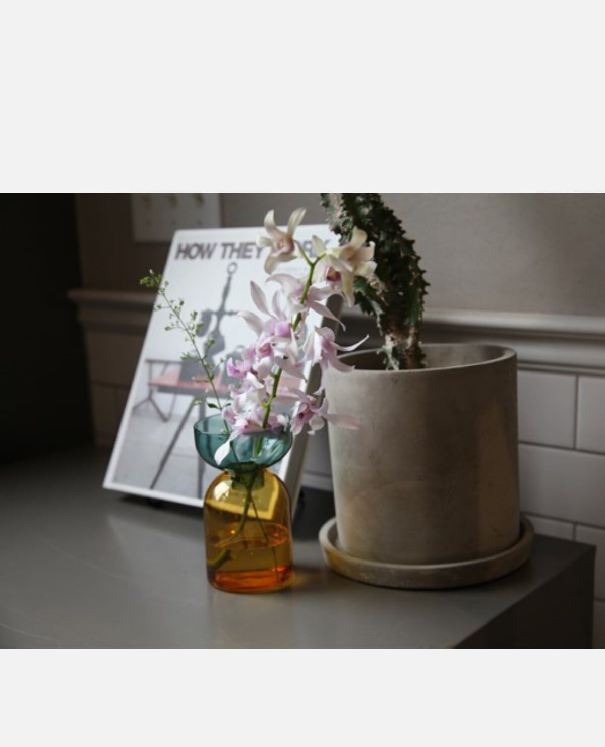 ＴＷＯ　ＴＯＮＥ　ＶＡＳＥ　（Ｃｉｒｃｌｅ）　花瓶