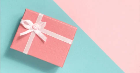 記念日のプレゼントに贈るペアグッズの選び方
